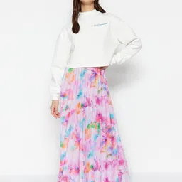 Trendyol Abstract Printed Accordion Pleated Flared Maxi Skirt-image-48