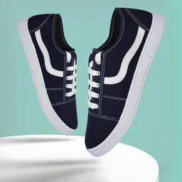 Free Kicks Men Striped Sneakers-image-74