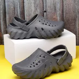 BERSACHE Men Clogs-image-60