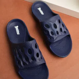 The Roadster Lifestyle Co Men Self Design Sliders-picture-17