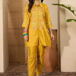 Sangria Floral Embroidered Shirt Collar Tunic & Trousers Co-Ords-picture-29