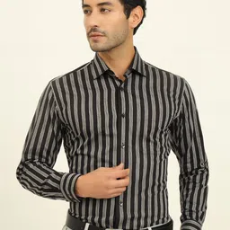 METAL Men Slim Fit Spread Collar Vertical Striped Cotton Formal Shirt-picture-5