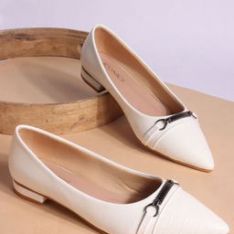 ICONICS Women White Textured with Chain Detail Modern Elegance Pointed-Toe Pumps-99