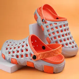 TOE CANDY Men Self Design Rubber Clogs-picture-13