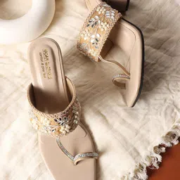 madam glorious Textured Block Sandals-11