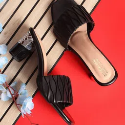 madam glorious Textured Block Sandals-7