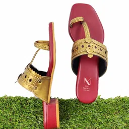 THE MADRAS TRUNK Ethnic Braided Leather Block Heels With Laser Cuts-28