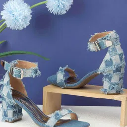 Mochi Printed Block Sandals-2