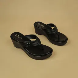 Ozuri Textured Wedge Sandals-29