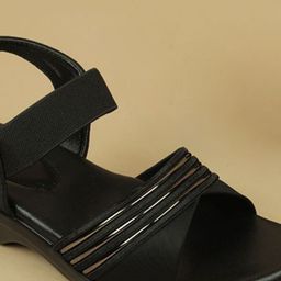 Ozuri Textured Block Sandals image 5