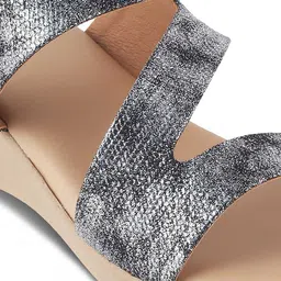 Tresmode Snike Textured Open Toe Wedge Heels image 3
