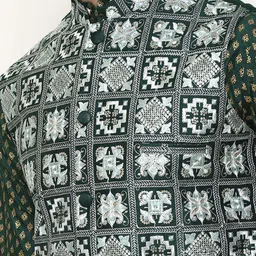 SOJANYA Ethnic Motifs Embroidered Regular Thread Work Kurta with Churidar & Nehru Jacket image 2