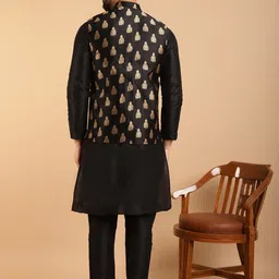 SOJANYA Band Collar Regular Kurta & Churidar With Nehru Collar image 4