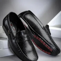 Lightweight | Comfortable | Trendy | Daily Wear | Synthetic Leather Loafers For Men-image-99