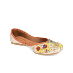Anouk Women Embellished Ethnic Mojaris Flats-52