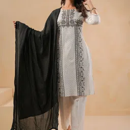 Span Floral Printed Round Neck Pure Cotton Straight Kurta With Trouser And Dupatta-image-78