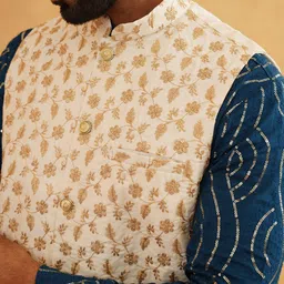 SOJANYA Men Leheriya Regular Sequinned Pure Cotton Kurta with Churidar image 5