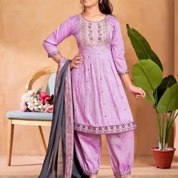 Aarika Girls Embroidered Regular Thread Work Kurta with Patiala & With Dupatta-picture-29
