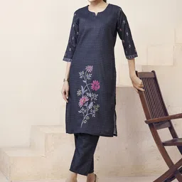 CANIZZARO Floral Printed Stone Work Notch Neck Linen Straight Kurta-image-88