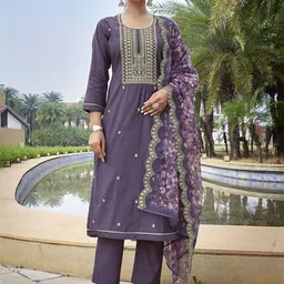DIVASTRI Women Ethnic Motifs Embroidered Regular Sequinned Chanderi Silk Kurta with Trousers & With Dupatta-45