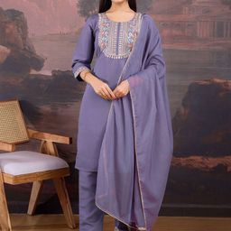 House of Pataudi Floral Embroidered Straight Kurta Kurta With Trousers & Dupatta-picture-28