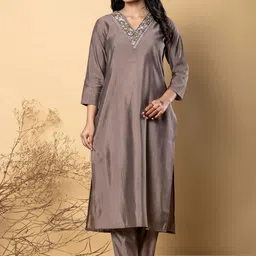 Readiprint Floral Embroidered V-Neck Straight Kurta With Trouser-picture-21