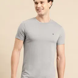 United Colors of Benetton Brand Logo Detail T-shirt-picture-12