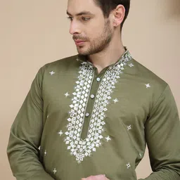 Jompers Men Geometric Embroidered Mirror Work Kurta-image-57