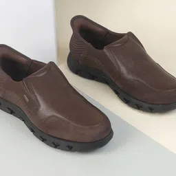 Mochi Men Leather Textured Slip-On Sneaker-image-82