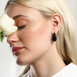SOHI The Small Teardrop Shaped Studs Earrings image 1