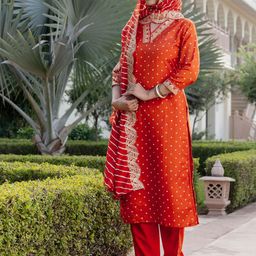 Navlik Bandhani Printed V-Neck Thread Work Kurta With Trousers And Dupatta-3