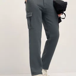 THE BEAR HOUSE Men Textured Straight Fit Cargos Trousers-picture-9
