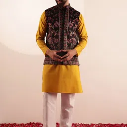 SOJANYA Band Collar Straight Kurta With Pyjama & Nehru Jacket-image-63