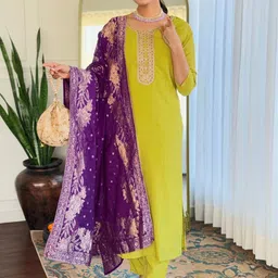 THE52 Floral Embroidered Notch Neck Sequinned Straight Kurta With Trousers & Dupatta-image-12