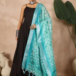 InWeave Round Neck Straight Kurta with Palazzos & Dupatta-44