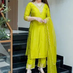 Navlik Embroidered Beads & Stones Chanderi Silk Straight Kurta With Trousers & Dupatta-picture-2