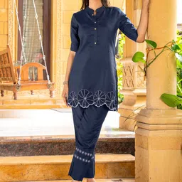 Lilots Embroidered Top With Trousers Co-Ords-image-24