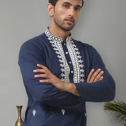 Jompers Men Floral Embroidered Sequinned Floral Kurta-picture-11