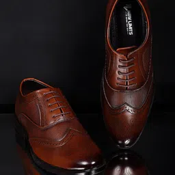 NEW LIMITS Textured Pointed-Toe Loafers-image-42