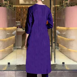 DIVASTRI Geometric Yoke Design V-Neck Thread Work A-Line Kurta With Trousers & Dupatta image 4