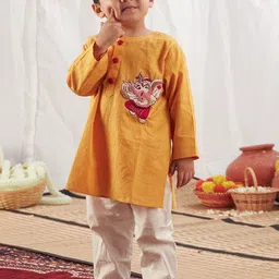 Vivedkids Boys Ethnic Motifs Embroidered Regular Thread Work Pure Cotton Kurta with Pyjamas-41