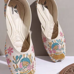 carrito Women Embellished Round Toe Mojaris Flats-picture-42