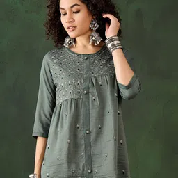 Sangria Embroidered Short Tops-picture-39