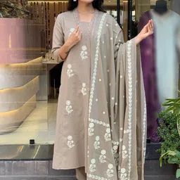Lilots Floral Embroidered Notch Neck Thread Work Straight Kurta & Trousers With Dupatta-picture-13