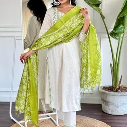 Samhitas Floral Yoke Design Notch Neck Mirror Work Pure Cotton Kurta With Trousers Dupatta-28
