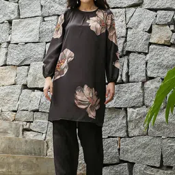 QISSA Floral Printed Straight Kurta With Trousers-picture-17