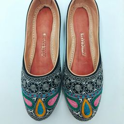 Jutti Crafts Women Embellished Ethnic Mojaris Flats-image-6