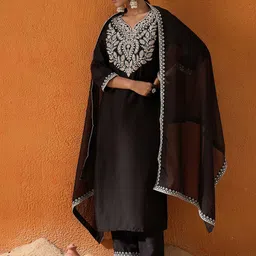 Indo Era Women Floral Embroidered Regular Thread Work Kurta with Trousers & With Dupatta image 5