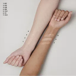 M.A.C Studio Radiance Serum-Powered Hydrating Foundation 30ml - Shade C4 image 4