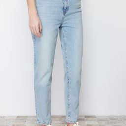 Trendyol Women Mid Rise Light Fade Stretchable Jeans-picture-26